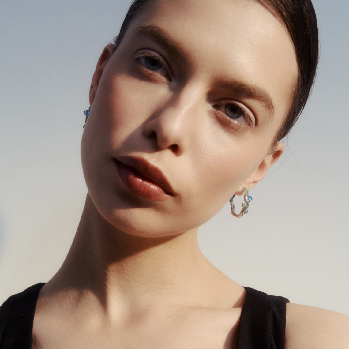 woman-with-green-bag