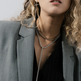 серебристый сотуар с небольшими кристаллами