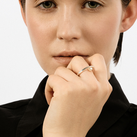 кольцо авокадо с белым жемчугом