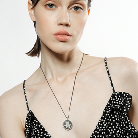 подвеска монета из серебра «женская энергия» маленькая