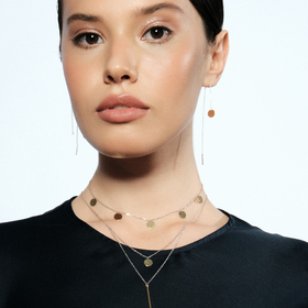 моносерьга-протяжка с позолоченной монеткой