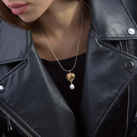 позолоченное колье с подвеской-сердцем червовый валет из серебра с жемчужиной