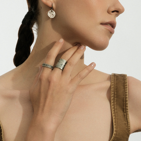 серебристое широкое кольцо дракон