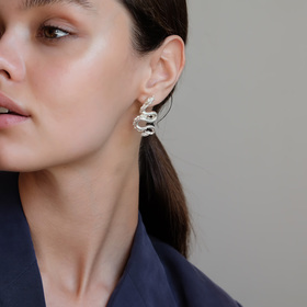 маленькие серебристые серьги-драконы