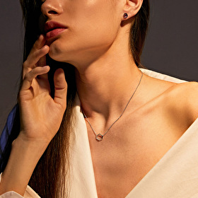 асимметричные пусеты-соты из белого золота с аметистом, из коллекции «соты»