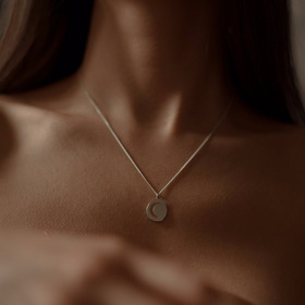 круглая двусторонняя подвеска с луной и солнцем harmony на цепочке из серебра