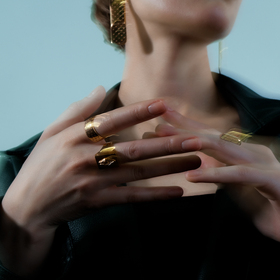 позолоченное кольцо-печатка body lovers