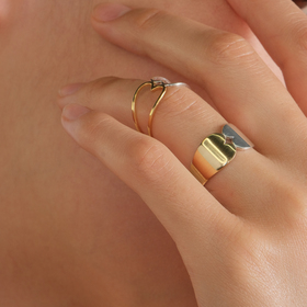 биколорное кольцо бесконечность