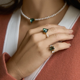 колье из жемчуга с кристаллом-сердцем swarovski love