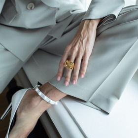 позолоченная печатка idol из серебра