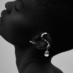 кафф venenum silv, серебро 925, бел. родий, топаз 7,75 кт