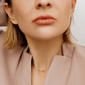 колье с жемчужным шариком