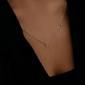 ожерелье из белого золота с 3 микробриллиантами
