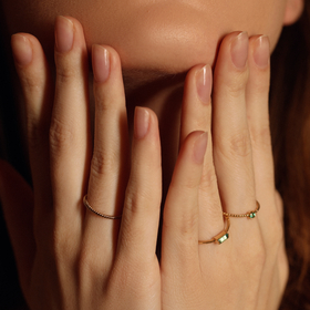 кольцо из золота с изумрудом