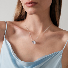 кулон в форме сердца из фабулита с подвеской