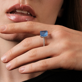 кольцо из серебра с синим кварцем и фабулитами