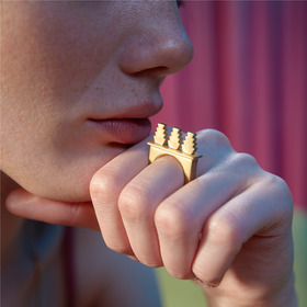 позолоченное кольцо arc из серебра