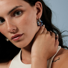 серебристые серьги с голубо-розовыми бусинами