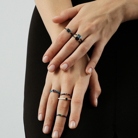 кольцо из белого золота с гранатом и бриллиантами nightshade