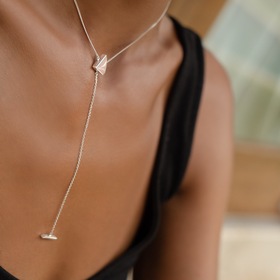 колье-галстук из серебра с треугольником и розовым кварцем