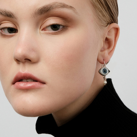 серебряные серьги-глаза голубого цвета с подвеской из жемчуга