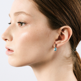 серьги из белого золота с топазом и бриллиантами nightshade